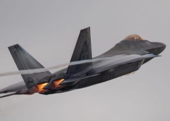General leading command: Mysterious flying objects popping up–shooting them down!