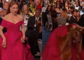 Jessica Chastain slips on stage while receiving award.