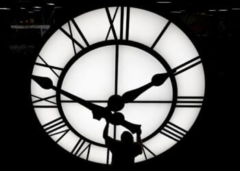 Daylight Saving Time 2023 begins Mar 14; set clocks ahead 1 hr.