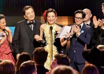\’EE\’ won most SAG Awards.