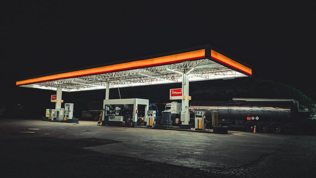 Nepal Oil Corporation slashes fuel prices pexels sergio souza 3602009