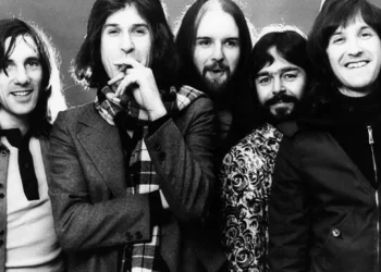 John Gosling, Esteemed Keyboardist of The Kinks, Passes Away at 75