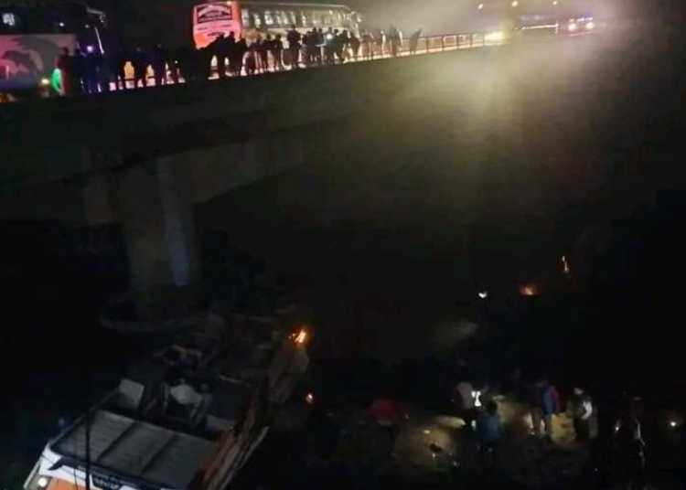 Tragedy Strikes: 19 Lives Lost in 24 Hours Across Three Major Road Accidents 11 Tragedy Strikes: 19 Lives Lost in 24 Hours Across Three Major Road Accidents